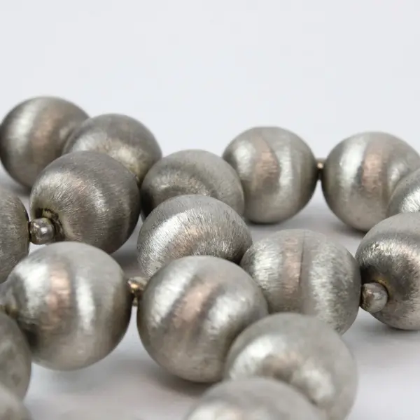 Set of 4 Silver-Tone Metal Napkin Rings "Balls" Design 