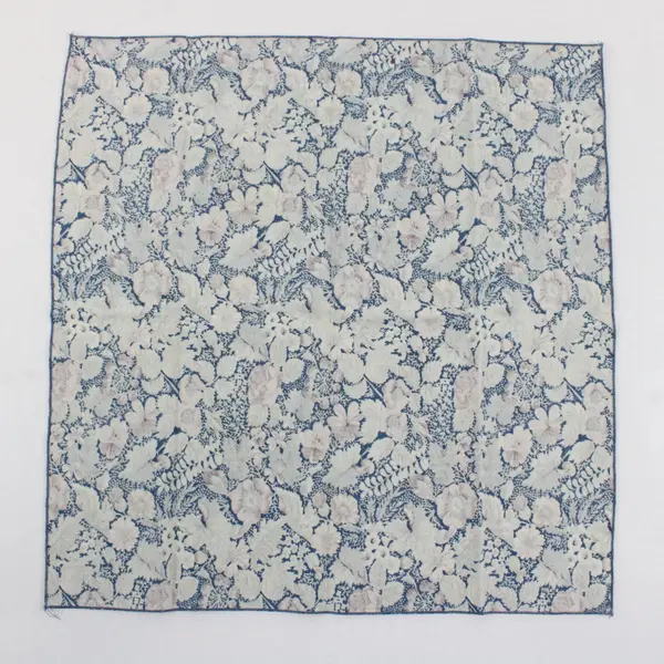 Lot of 8 matching homemade Fabric Napkins, floral design blue background 