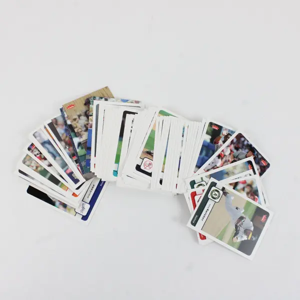 Lot of 72 Fleer 2006 Baseball Trading Cards