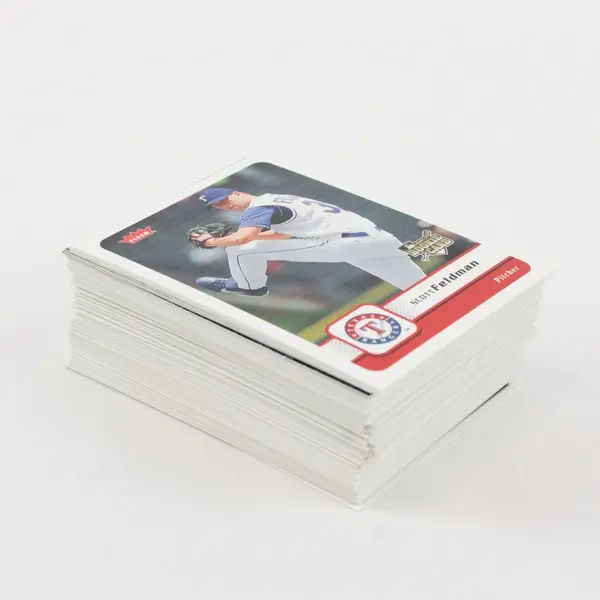 Lot of 72 Fleer 2006 Baseball Trading Cards