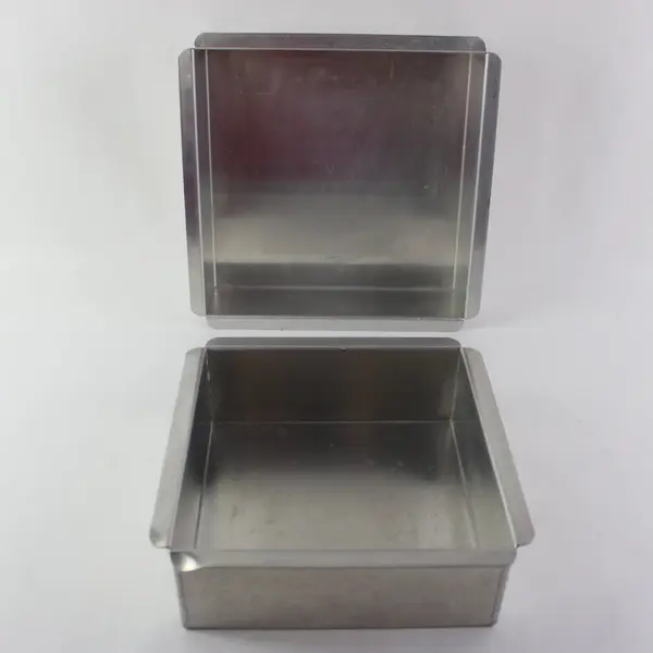 Set of 2 Magic Line Square Aluminum Cake Pans 8in 10in