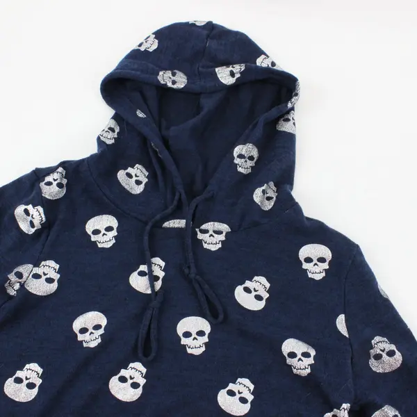 No Boundaries Youth Lightweight Pullover Glitter Skull Patterned Top, M (7-9)