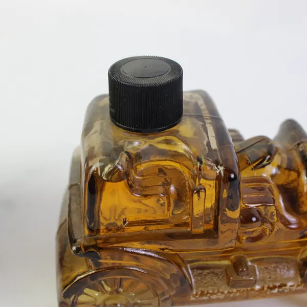 Vintage Avon Oland After Shave 5 fl oz Figural Car Bottle