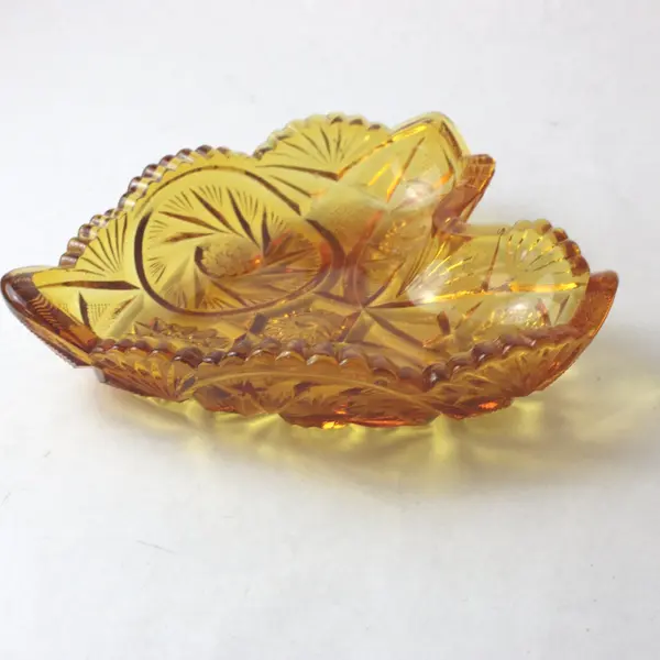 Vintage Heritage Glassware LE Smith Glass Company Amber Heart Dish
