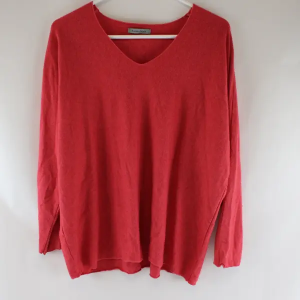 Angela Mara Red Long-Sleeved V-Neck Sweater Women's XL