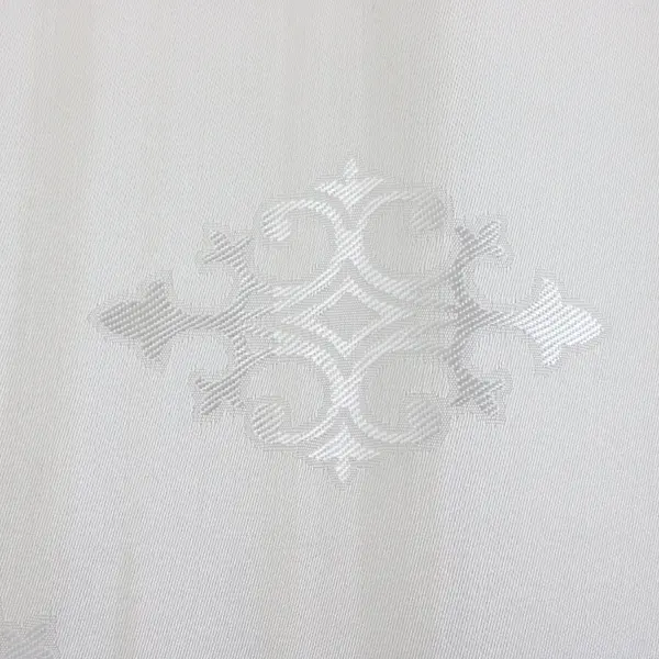 Lot of 4 White Damask Placemats 17.5"