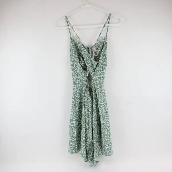 Romwe Green and White Floral Sundress Size Large