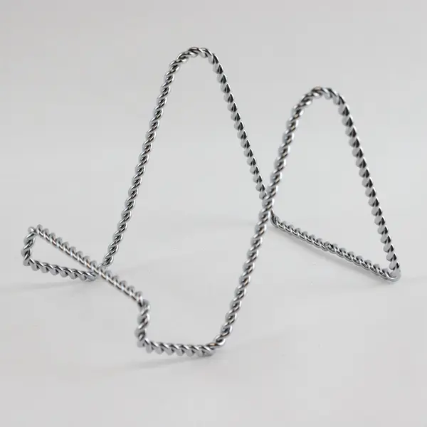Lot of 4 Unbranded Twisted Wire Metal Display Easels Plate Stands