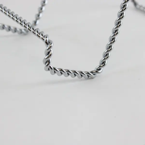 Lot of 4 Unbranded Twisted Wire Metal Display Easels Plate Stands