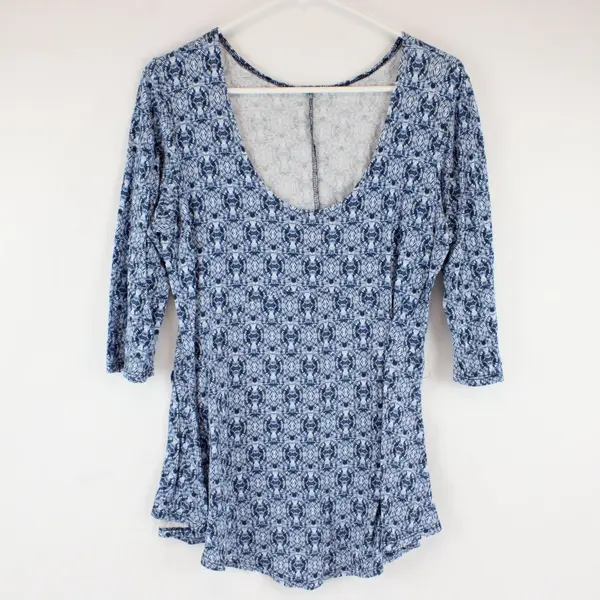 Unbranded Women's M Blue White Geometric 3/4 Sleeve Blouse