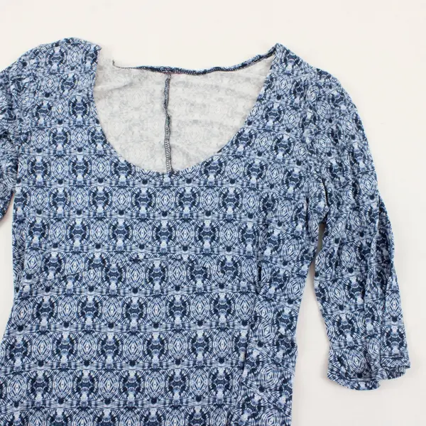 Unbranded Women's M Blue White Geometric 3/4 Sleeve Blouse