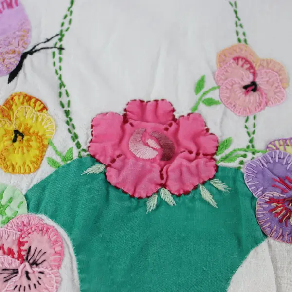 Vintage Floral Pansy Applique Tea Tablecloth 33x33 FLAWED