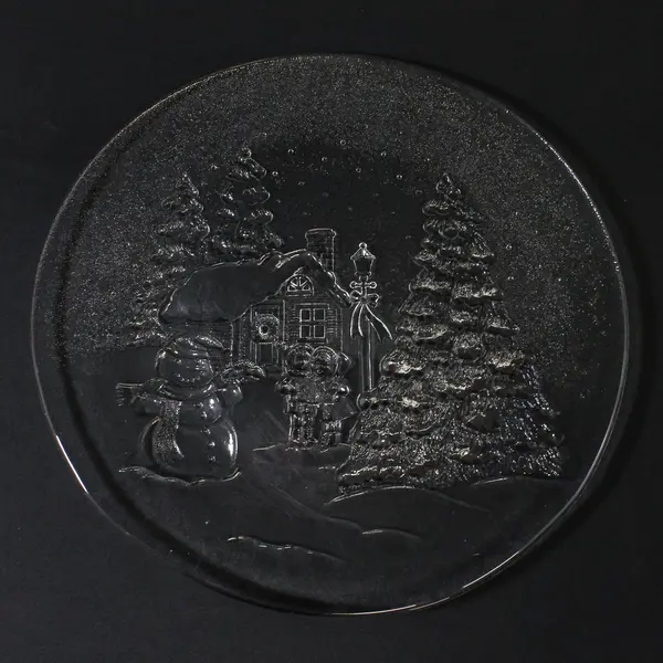 Vintage 12.5in Round Pressed Glass Christmas Scene Serving Platter