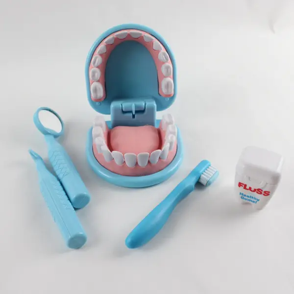 Melissa & Doug Super Smile Dentist Play Set Pretend Play Toy