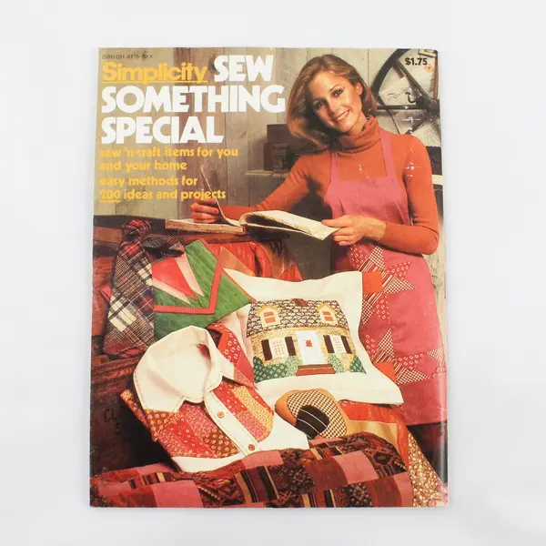 Vintage 1977 Simplicity Sew Something Special Paperback Book Good