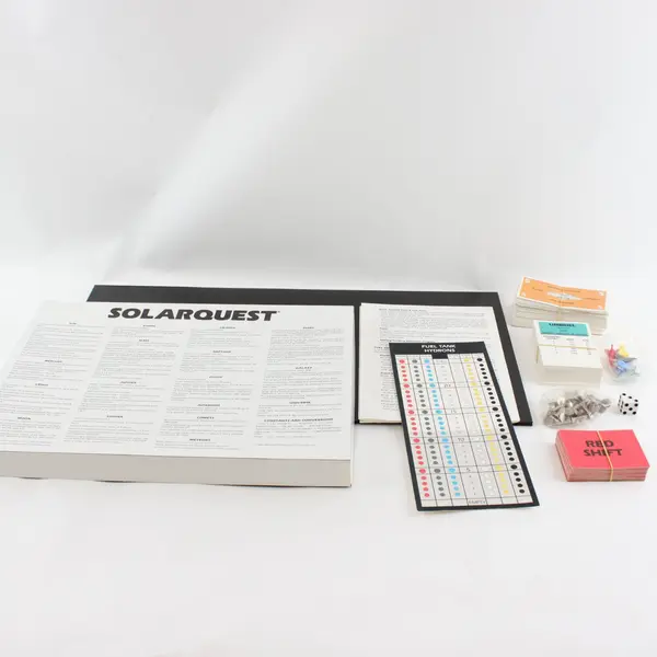 Solarquest 1986 Vintage Space-Age Real Estate Board Game 