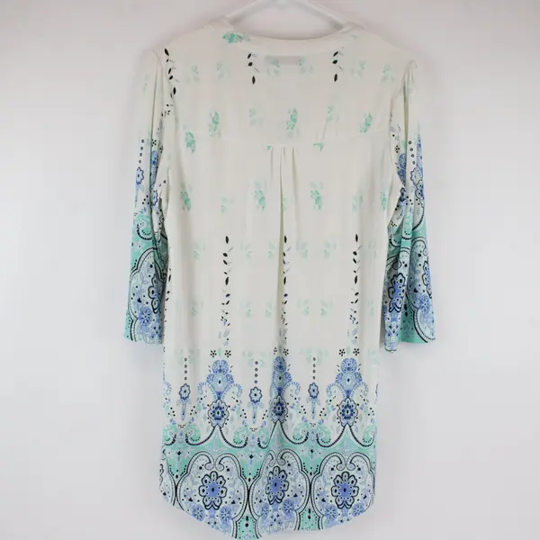 R&B Collection Floral V-Neck 3/4-Sleeve Blouse White, Green, Blue Floral Print M