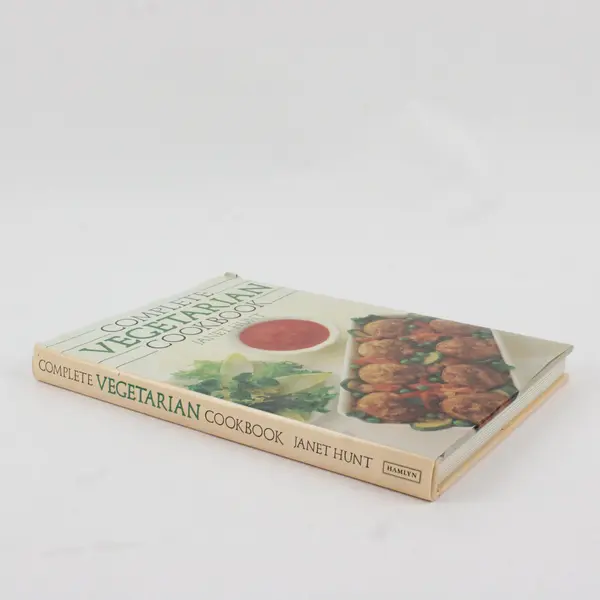 Vintage Complete Vegetarian Cookbook Janet Hunt 1985 4th Impr HC DJ UK