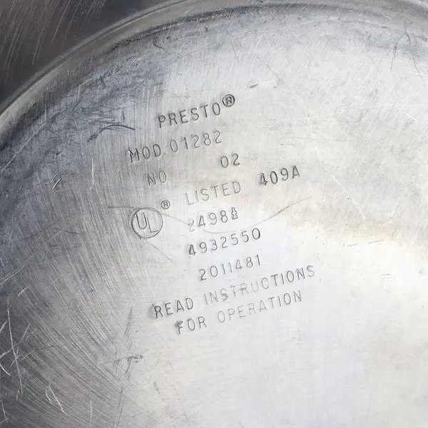 Vintage Presto 4 Qt Pressure Cooker 01282 W/ Weighted Jiggler