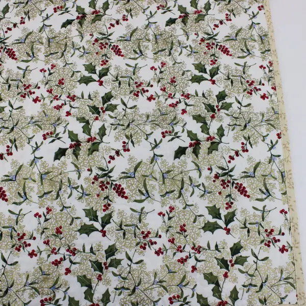 Holiday Patchwork Quilt Wall Hanging Green Red Cream 27x26.5