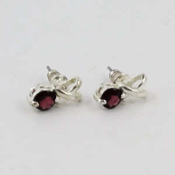 18 Inch Garnet Silver Tone Pendant Necklace & Matching Earrings Set