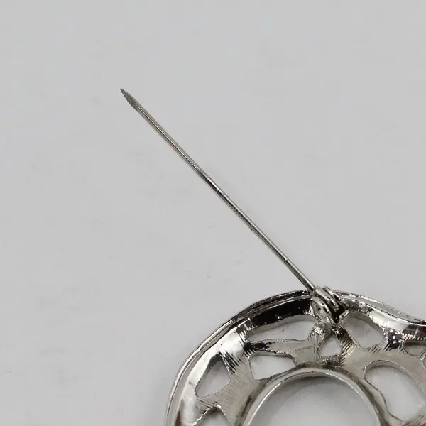 Chico's Silver Tone Giraffe Brooch Pin  