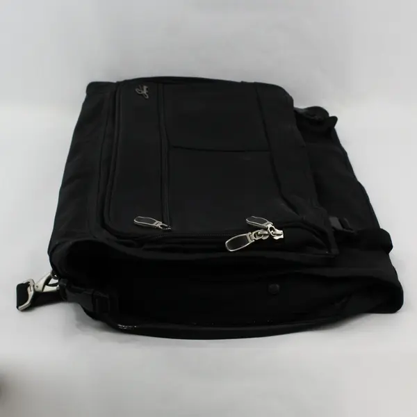 Skyway Black Soft-Sided Travel Garment Bag Shoulder Strap Zip Compartments