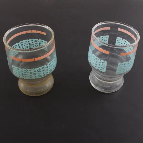Set of 2 Vintage Anchor Hocking Peekaboo Leaf Juice Glasses