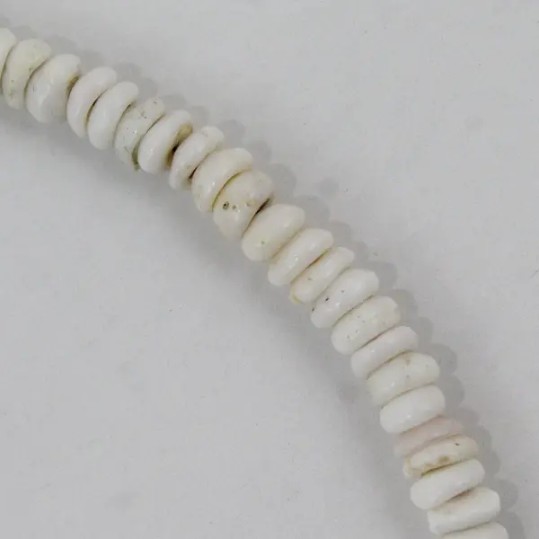 Vintage White Puka Shell Choker Necklace 16in