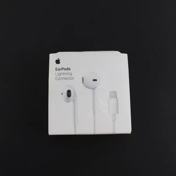 Apple EarPods with Lightning Connector White  (MMTN2AM/A)