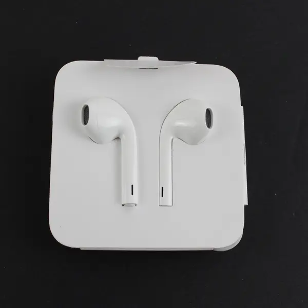 Apple EarPods with Lightning Connector White  (MMTN2AM/A)