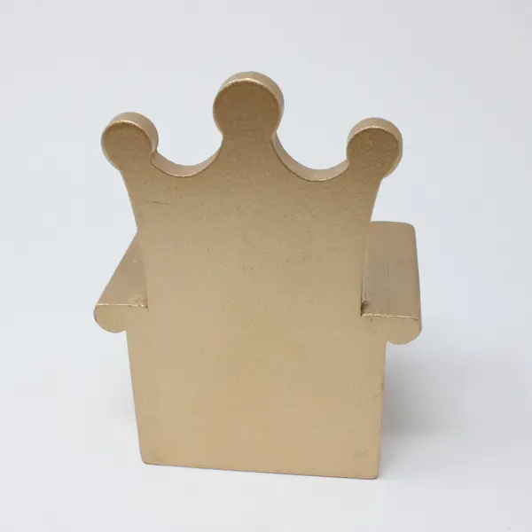 KidKraft Royal Princess Doll Throne Gold Painted Pink Cushion