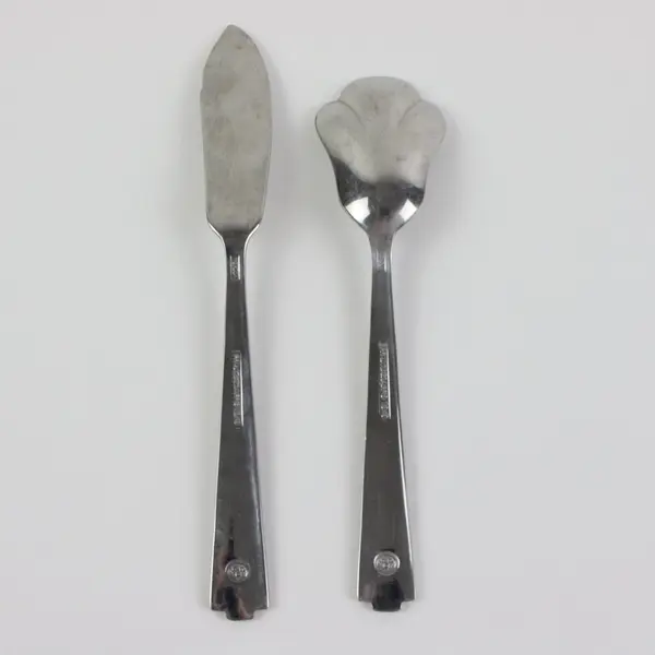 Set of 2 Pfaltzgraff Hibiscus Stainless Flatware (Butter Spreader + Sugar Spoon)