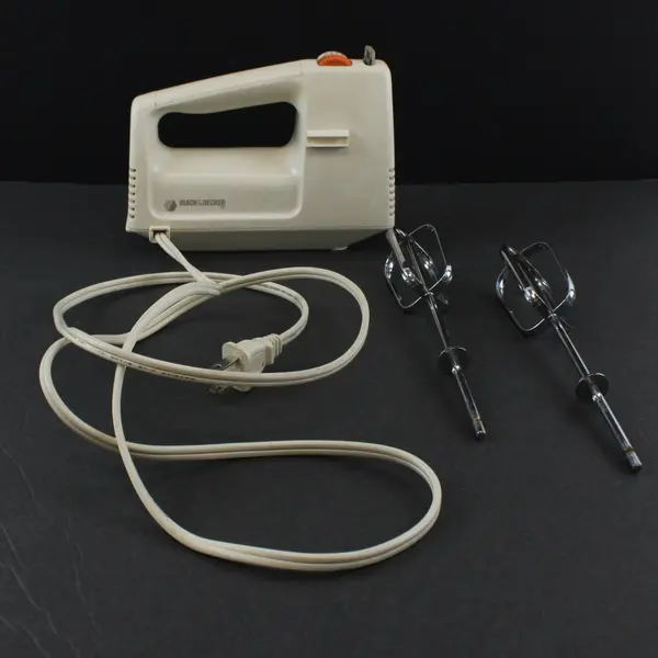 Vintage Black & Decker Electric Hand Mixer M24S with Beaters Flawed