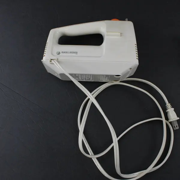 Vintage Black & Decker Electric Hand Mixer M24S with Beaters Flawed