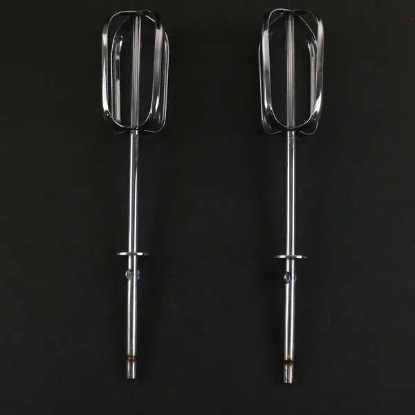 Vintage Black & Decker Electric Hand Mixer M24S with Beaters Flawed