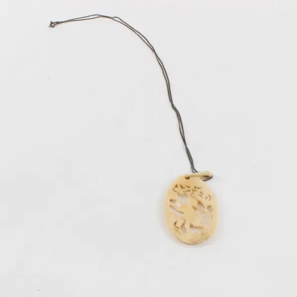 Vintage Openwork Hand-Carved Hard Plastic Pendant Necklace 27"