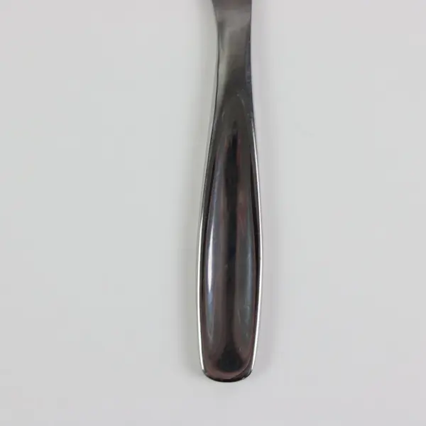 Lot of 2 Gourmet Settings Vault Stainless Steel Solid Handle Dinner Knives 9.25"