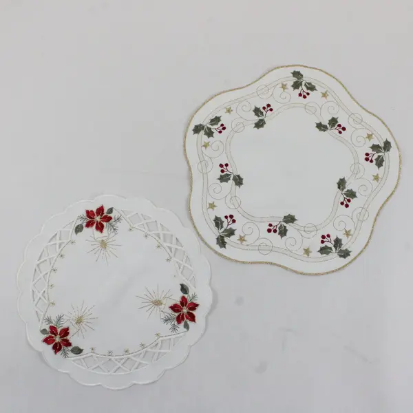 Lot of 4 Assorted Yesteryear Christmas Embroidered Linens Runner Doily