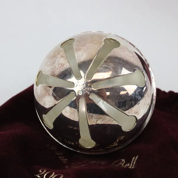 Wallace Silversmiths 2004 Annual Christmas Sleigh Bell 3in Box Felt Bag