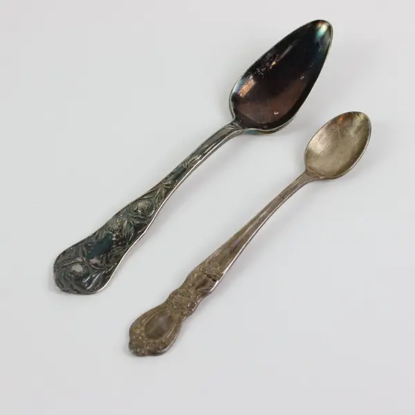 2 Mismatched Vintage Fruit & Iced Tea Spoons International Silver/Community