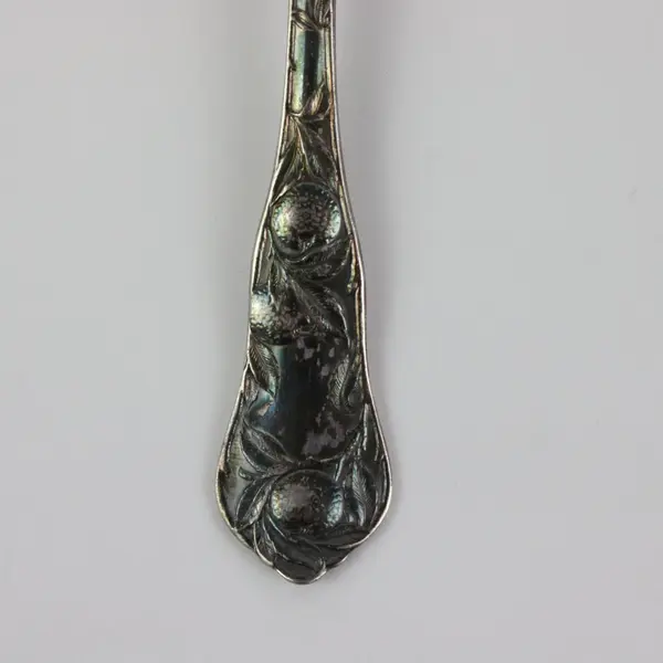 2 Mismatched Vintage Fruit & Iced Tea Spoons International Silver/Community