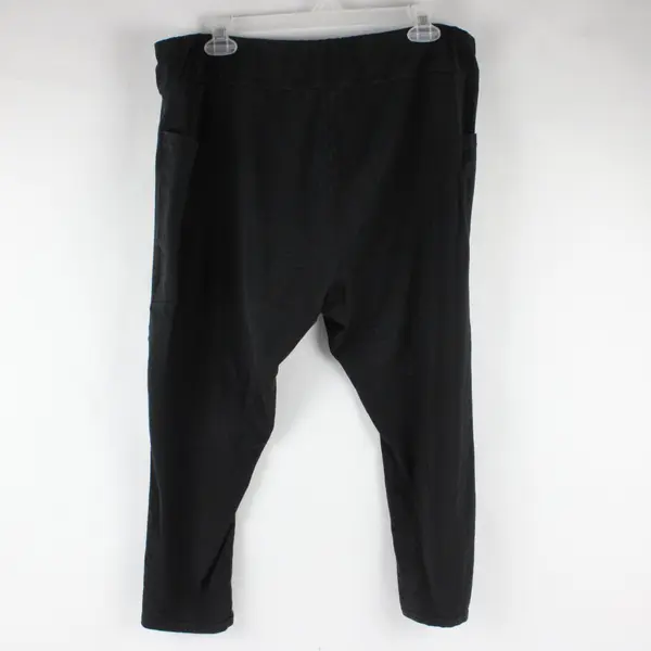 Terra & Sky Women’s Plus 2X (20W-22W)  Black Capri Leggings 