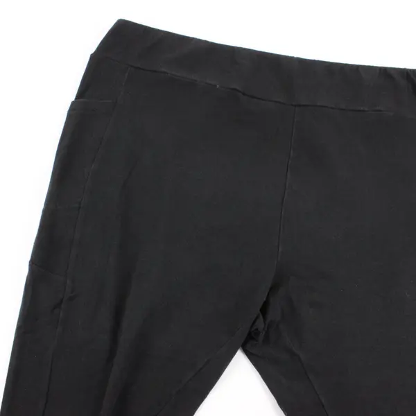 Terra & Sky Women’s Plus 2X (20W-22W)  Black Capri Leggings 