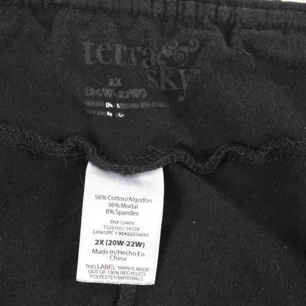Terra & Sky Women’s Plus 2X (20W-22W)  Black Capri Leggings 