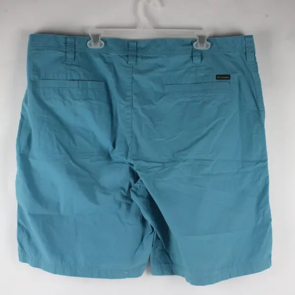 Columbia Women's Blue Flat Front Shorts Size 44W