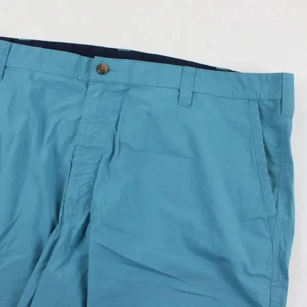 Columbia Women's Blue Flat Front Shorts Size 44W