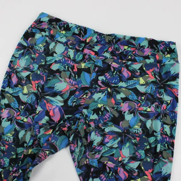 Terra & Sky Women Plus Blue Multicolor Tropical Capri Leggings Soft 2X (20W-22W)