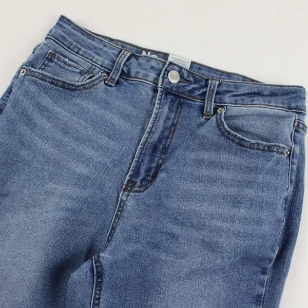 No Boundaries Medium Wash Skinny Jeans Women's Size 6