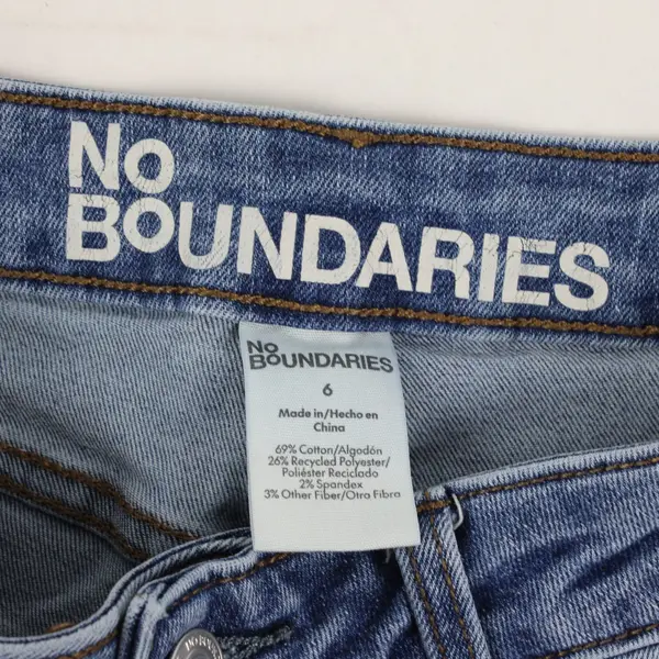 No Boundaries Medium Wash Skinny Jeans Women's Size 6